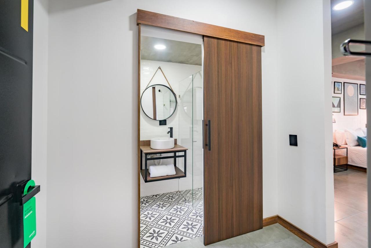 Loft 32 Medellin Living Aparthotel Ngoại thất bức ảnh
